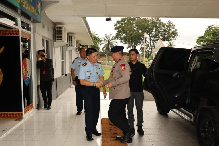 DANPAS 1 BRIMOB BRIGJEN POL. ANANG SUMPENA LAKUKAN BEBERAPA KUNJUNGAN KEHORMATAN DISAMBUT DANLANUD SMH KOLONEL PNB ZULFIKRI ARIF PURBA