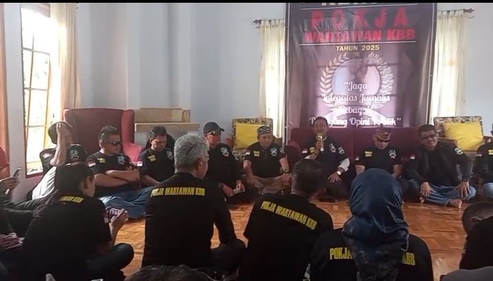 Ketua Pokja Wartawan KBB Menggelar Rapat Kerja Bertemakan ” Jaga Integritas Jurnalis sebagai Pemegang Opini Publik ” .